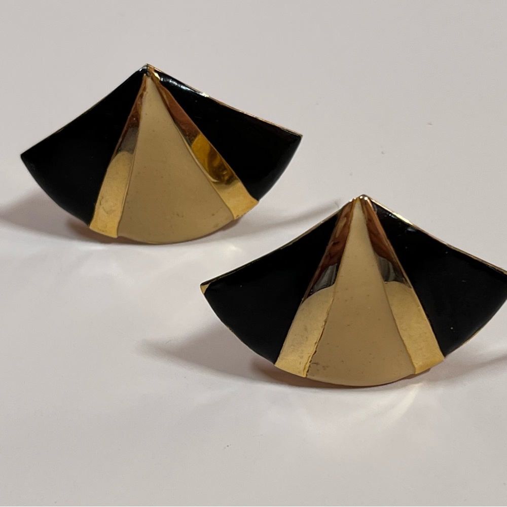 Vintage 80 90 Art Deco Black Cream Enamel Gold Fan Clip Earrings Retro